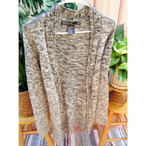 Cozy Marled gray slouchy chunky knit cardigan 🍂 - Picture 2 of 7